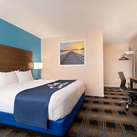 Days Inn By Wyndham Middletown/Newport Area Exterior photo