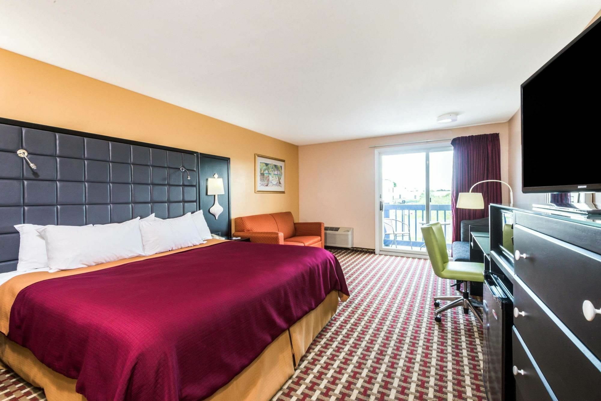 Days Inn By Wyndham Middletown/Newport Area Exterior photo